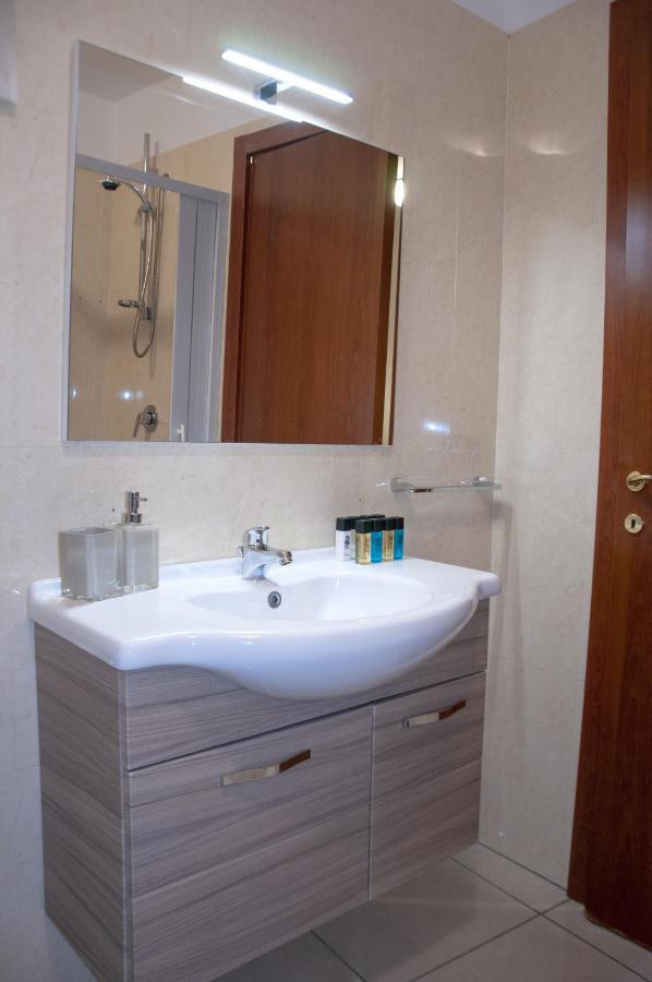 Le Muse Apartment กาแซร์ตา ภายนอก รูปภาพ