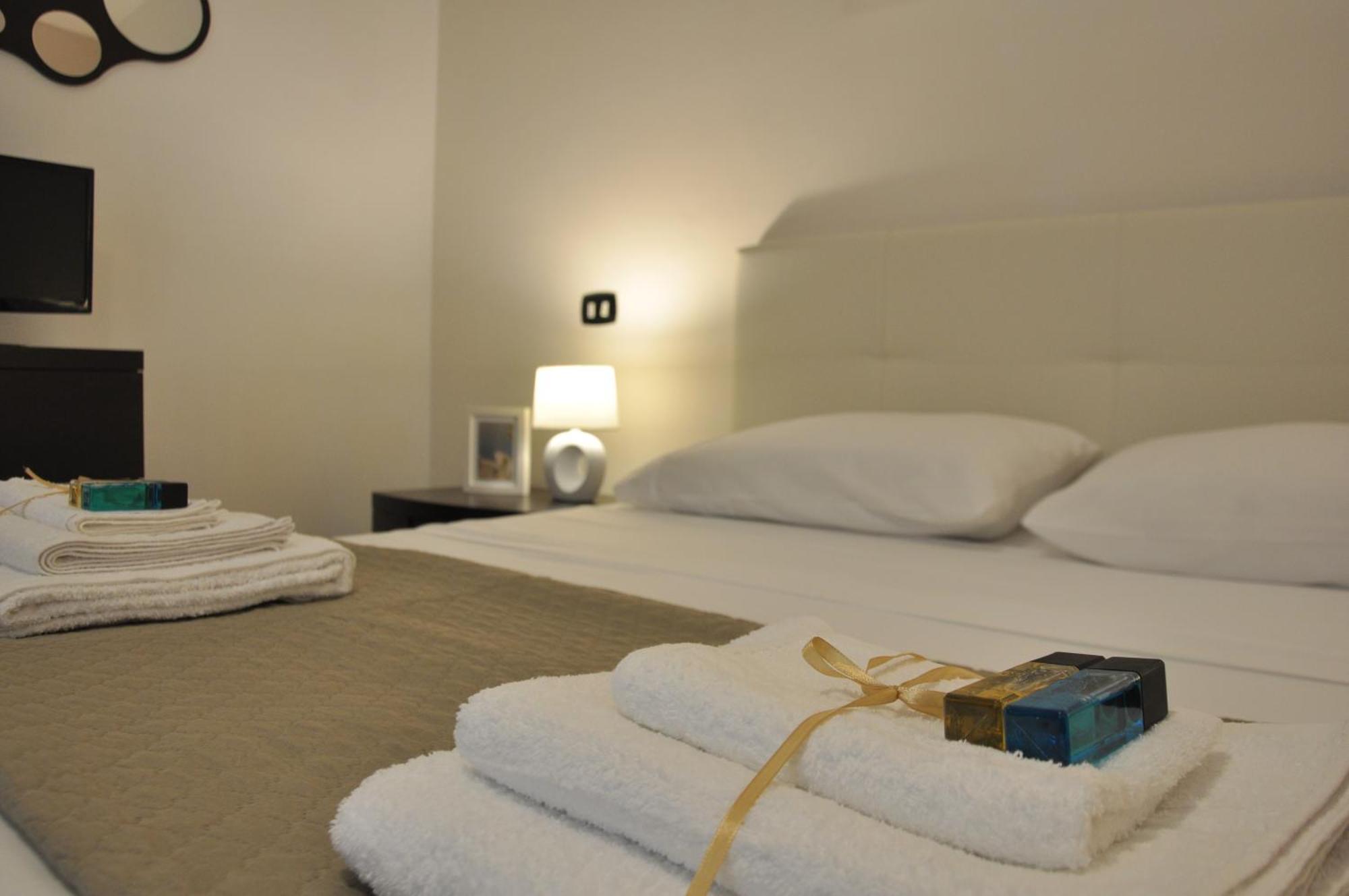 Le Muse Apartment กาแซร์ตา ภายนอก รูปภาพ